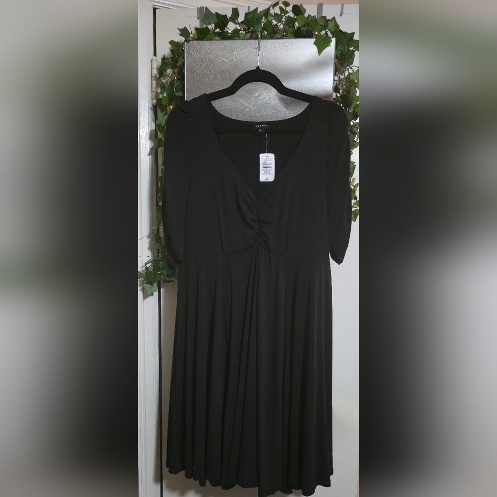 Black Short Sleeve Dress